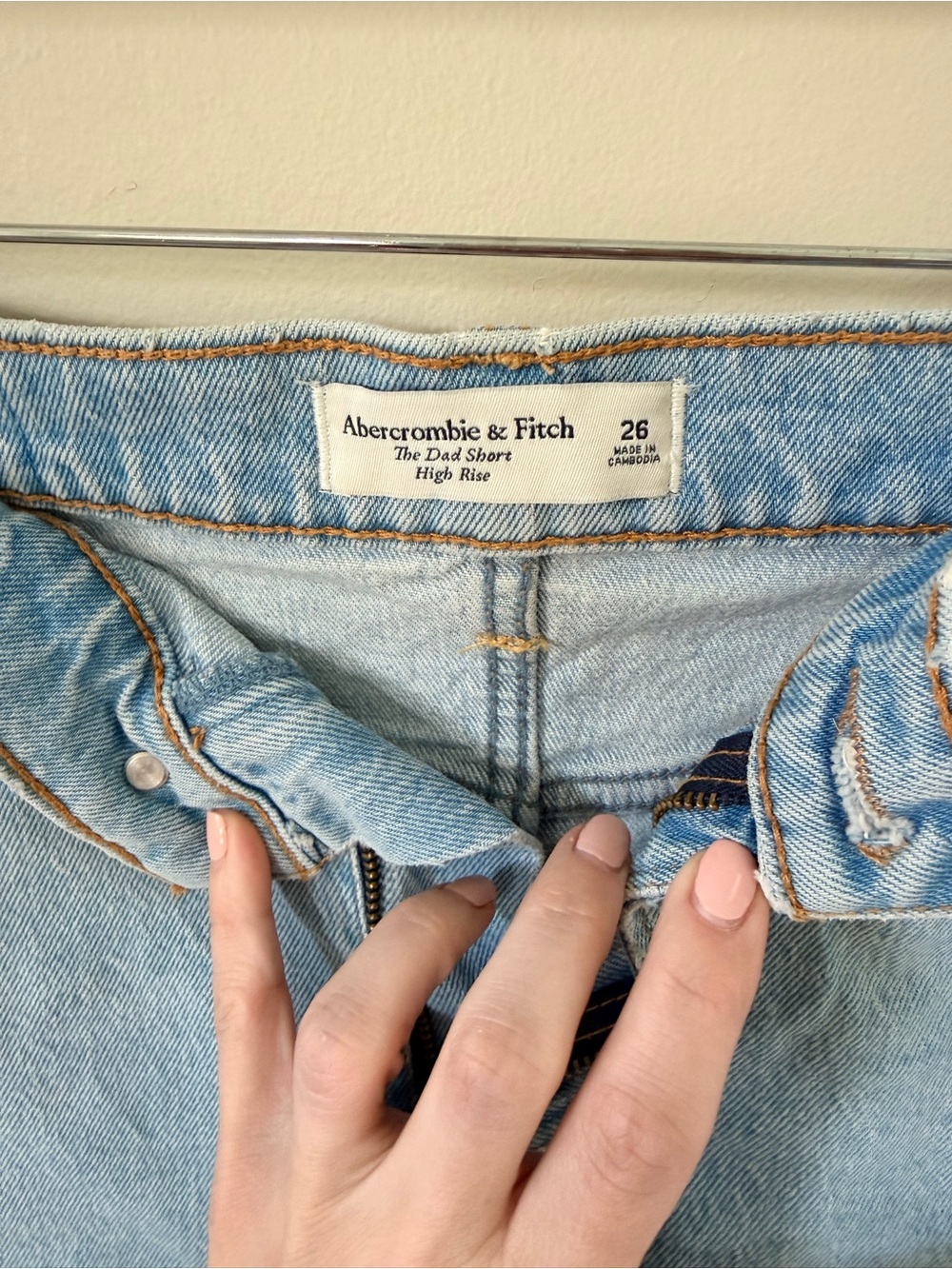 Abercrombie & Fitch The Dad Short High Rise Women’s Shorts - Picture 2 of 4